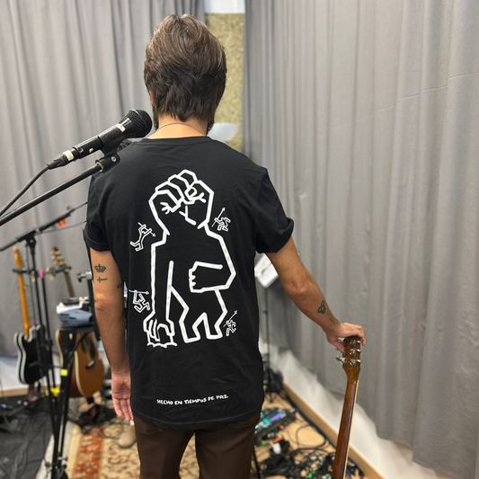 Camiseta Negra Puño HETDP